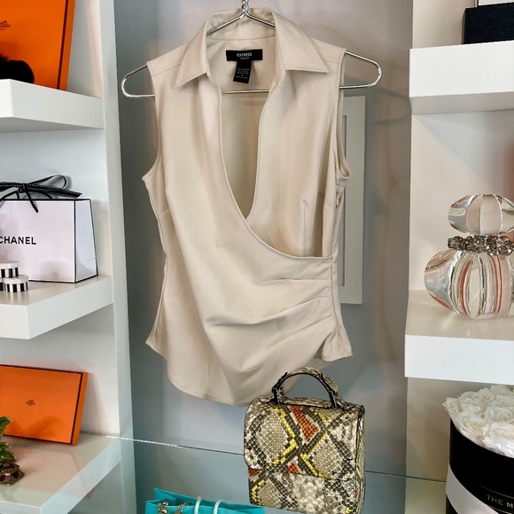 💛 EXPRESS ULTIMATE TOP NWOT - Picture 10 of 10